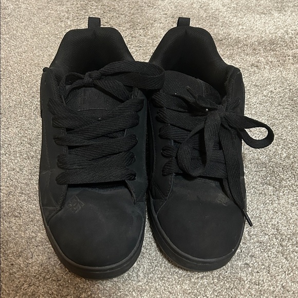 DC Black Skate Shoes New - Picture 2 of 5